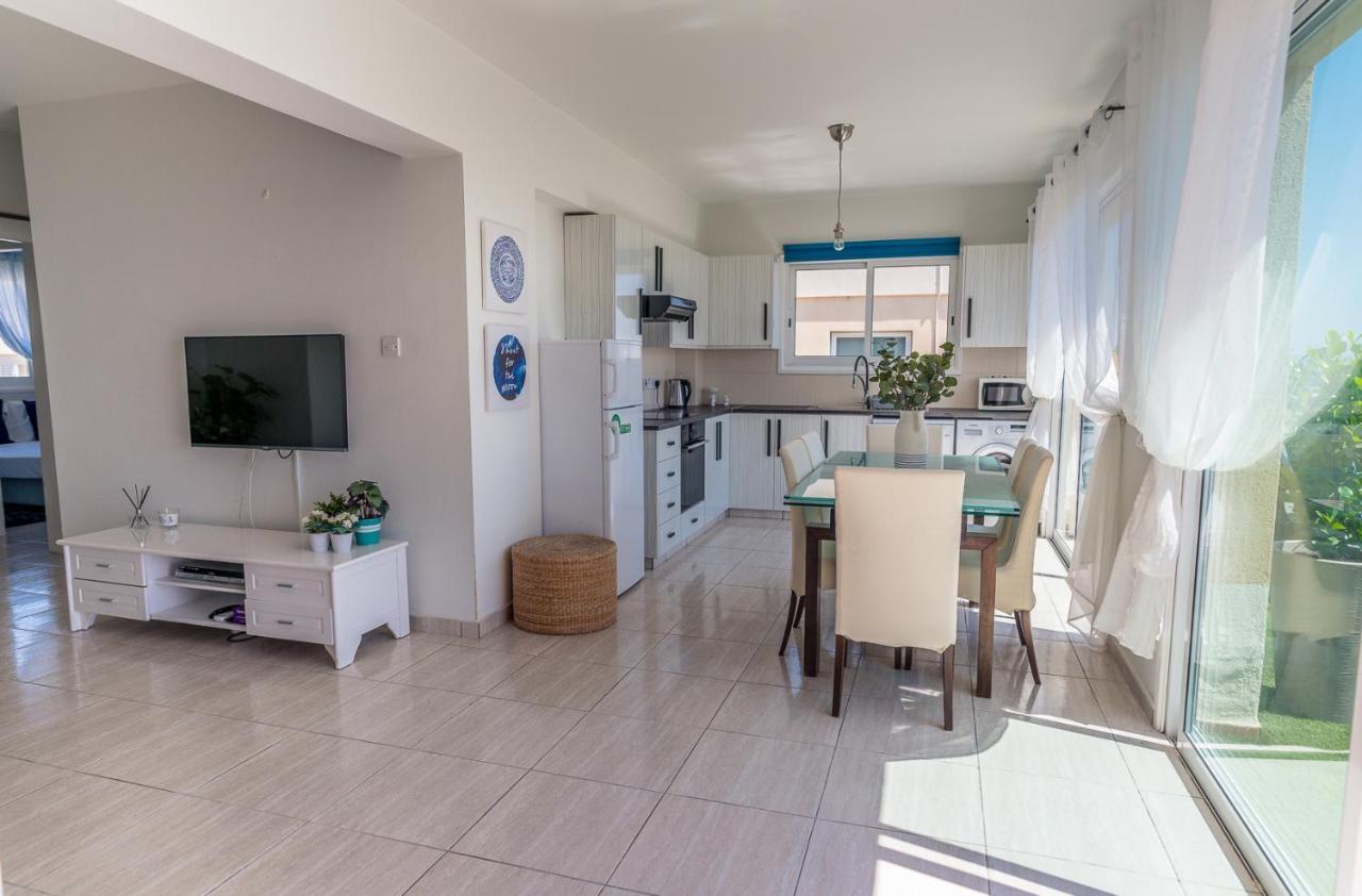 Апартаменты Makenzy Seaview Penthouse Ларнака Экстерьер фото