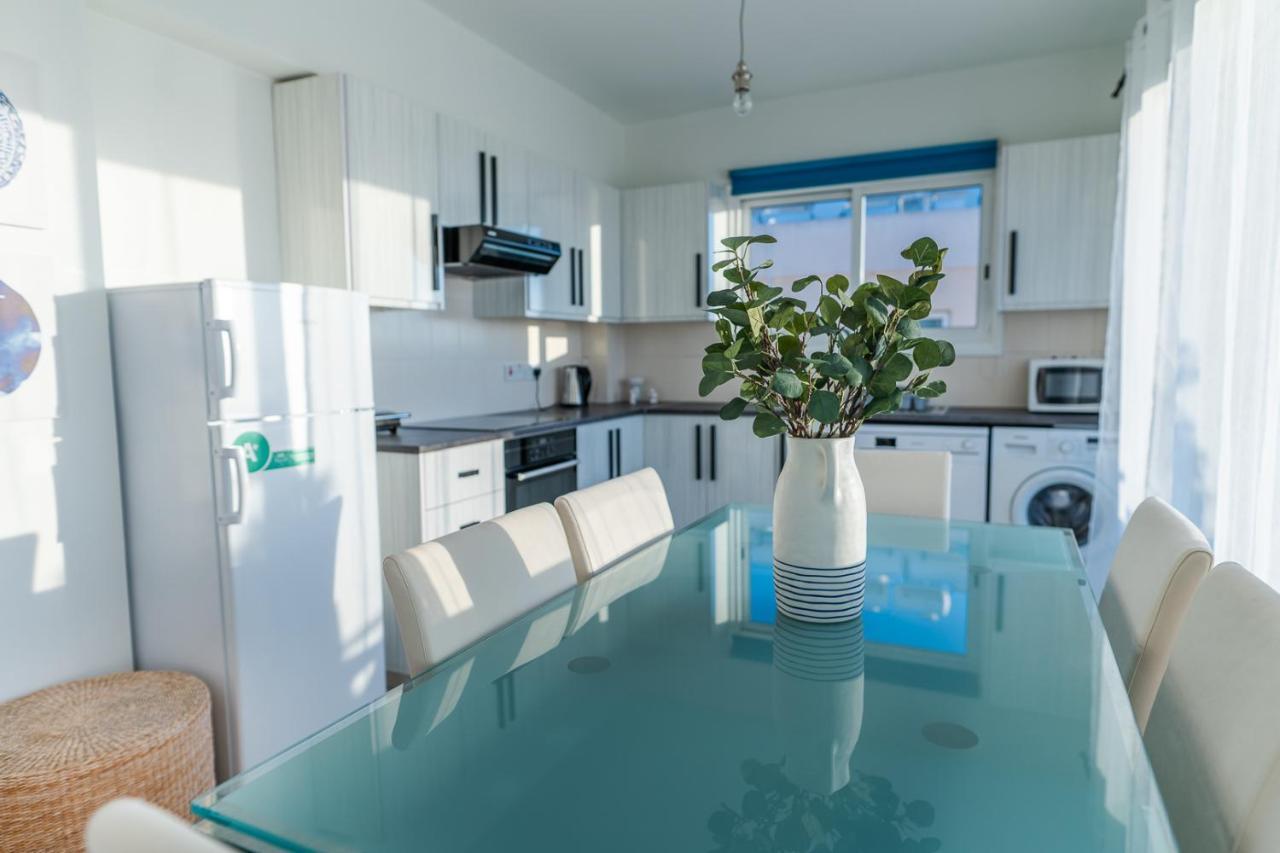 Апартаменты Makenzy Seaview Penthouse Ларнака Экстерьер фото