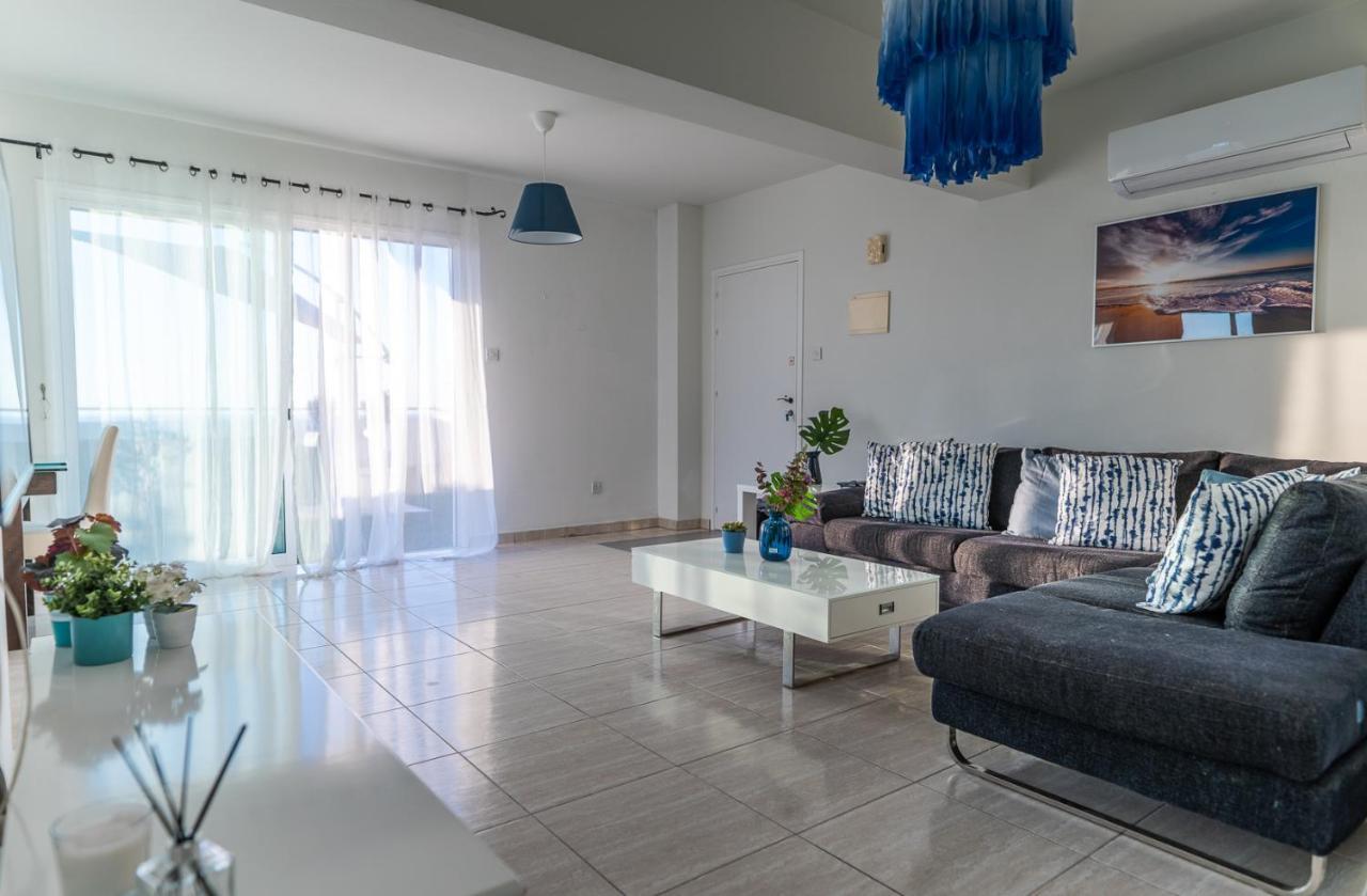Апартаменты Makenzy Seaview Penthouse Ларнака Экстерьер фото